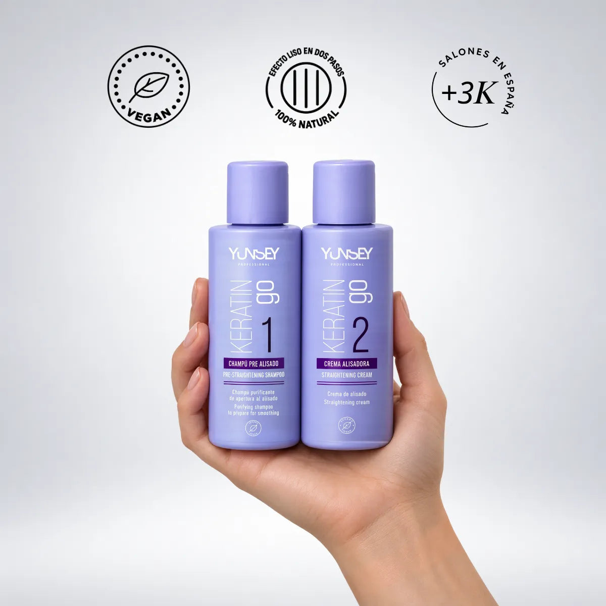 Fotografía de productos Keratin Go de Yunsey Pasabelu, champú prealisado y crema alisadora, con sellos de calidad y distintivos vegano, 100 % natural y presencia en más de 3.000 salones en España.